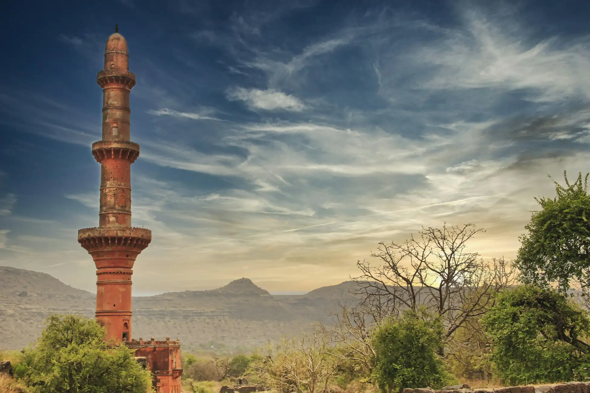 From Aurangabad: Ajanta and Ellora Caves Private 2-Day Tour